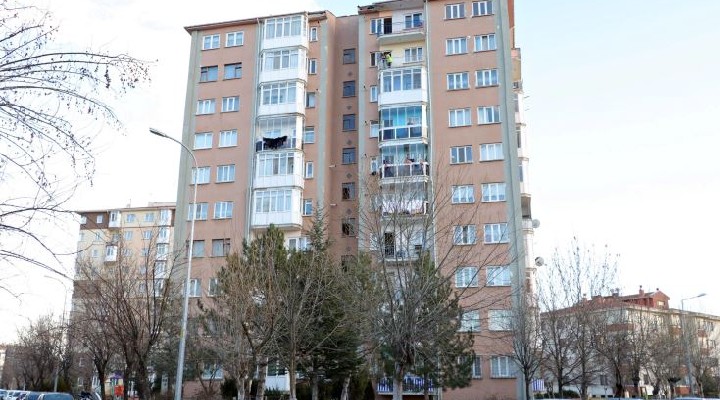 98 kişinin yaşadığı apartman karantinaya alındı