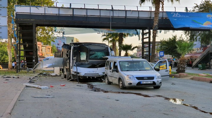 Adana da polis servisine bombalı saldırı