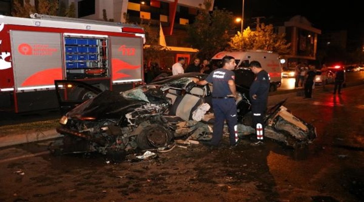 Antalya da korkunç kaza: 2 ölü, 6 yaralı!