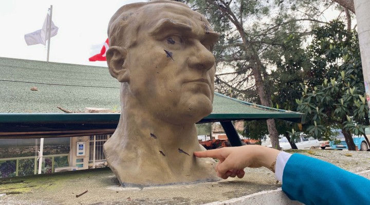 Atatürk büstüne baltayla saldırdı, serbest bırakıldı!