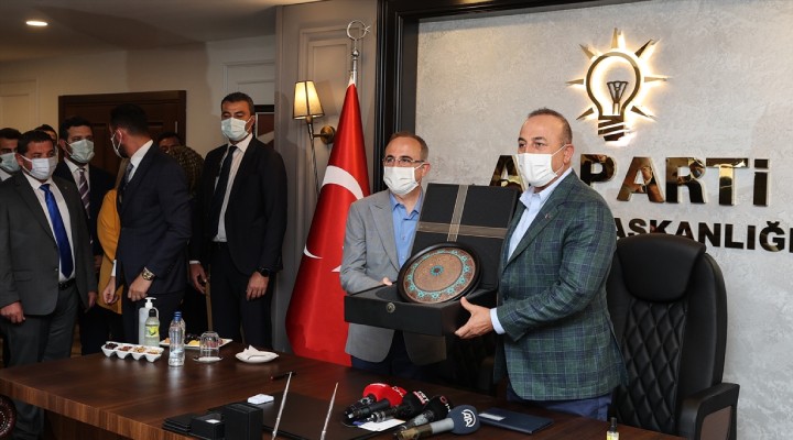 Bakan Çavuşoğlu ndan AK Parti İzmir İl Başkanlığı na ziyaret!