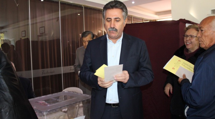 Başkan Sandal, Manavkuyu da iki listeye de oy verdi