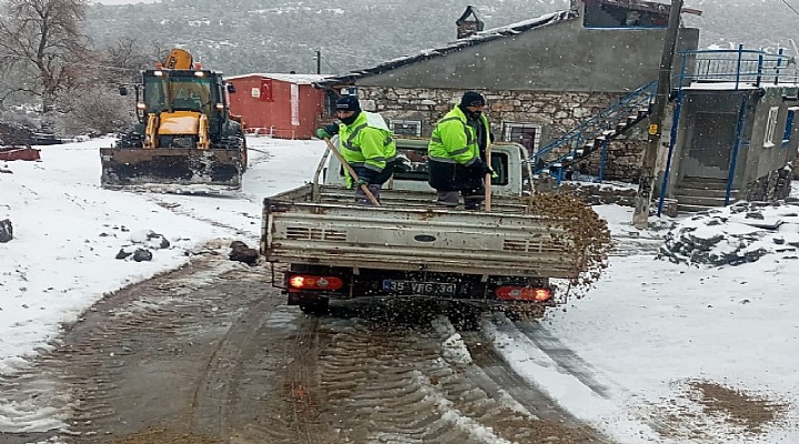 Bergama Belediyesi kar mesaisini sürdürüyor