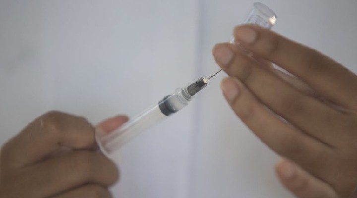 Bilim Kurulu üyesi Ünal: Aşıdan kaynaklı ölüm vakası duymadım