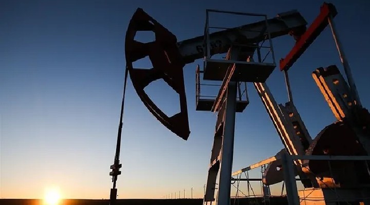 Brent petrolün varil fiyatı 69 doları aştı