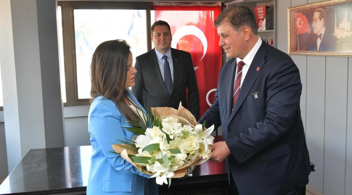 Cemil Tugay'dan DP adayı Burcu Bostancıoğlu'na nezaket ziyareti!