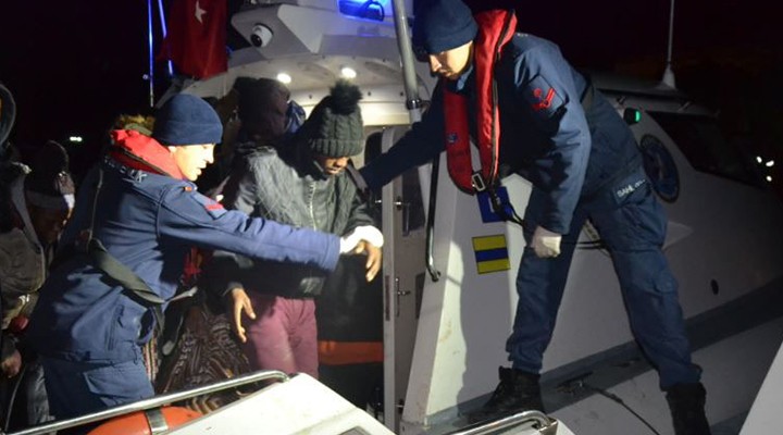 Çeşme ve Dikili de 83 göçmen yakalandı