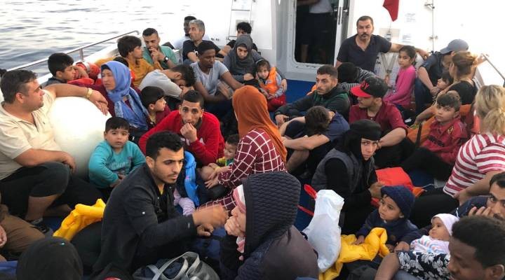 Çeşme ve Dikili de 88 kaçak göçmen yakalandı