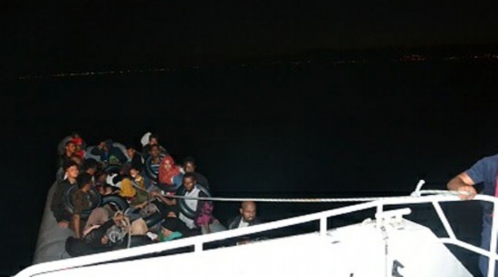 Dikili de 42 kaçak göçmen yakalandı