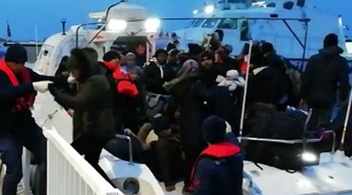 Dikili ve Çeşme de 105 kaçak göçmen