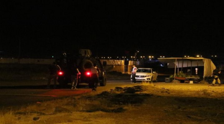 Diyarbakır da polis aracına bombalı saldırı!