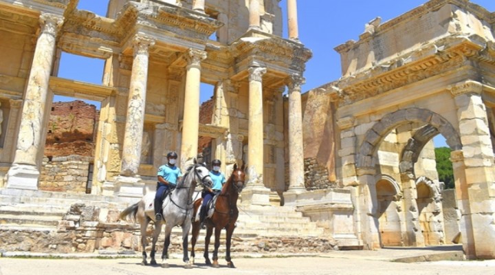 Efes in güvenliği atlı jandarmaya emanet!