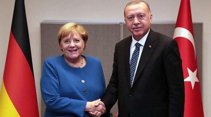 Erdoğan ve Merkel Libya yı görüştü!
