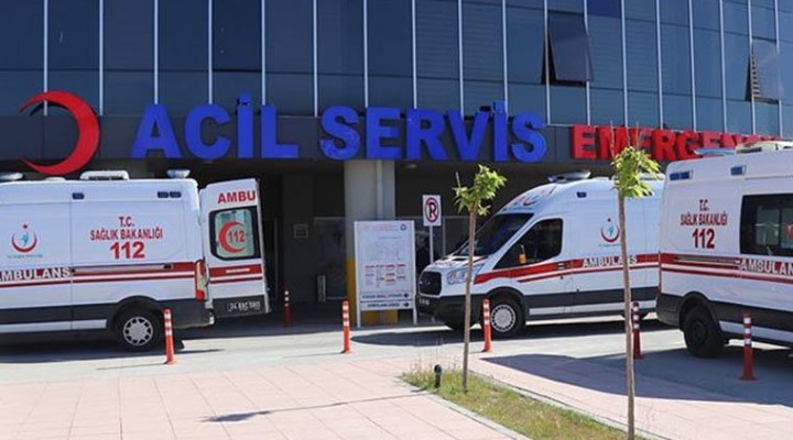 Erzincan da yolcu otobüsü devrildi: 19 yaralı