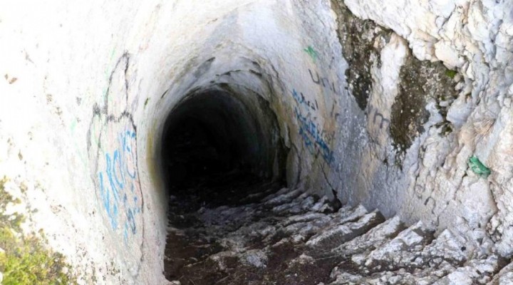 Esrarengiz yeraltı tüneli gizemini koruyor
