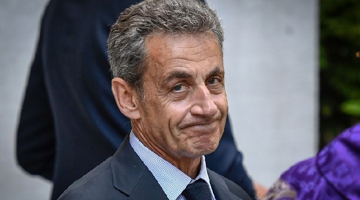 Fransa da Sarkozy e hapis cezası