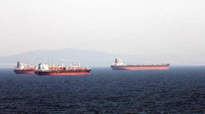 Gemiler Çanakkale Boğazı nda çatıştı