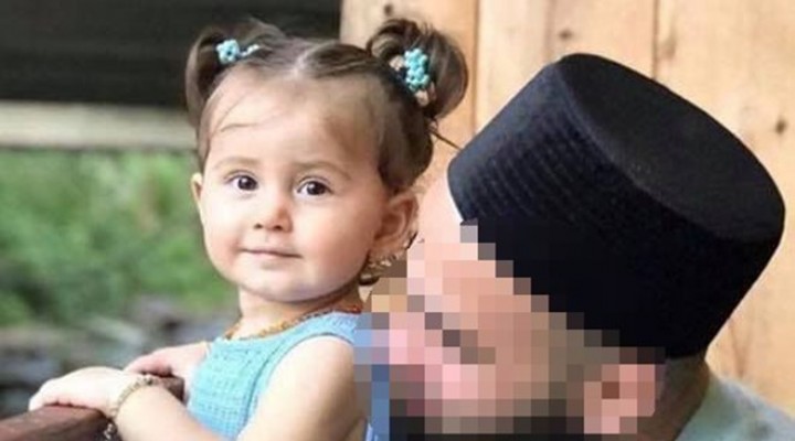 Geri manevra yaparken 2 yaşındaki kızını ezdi