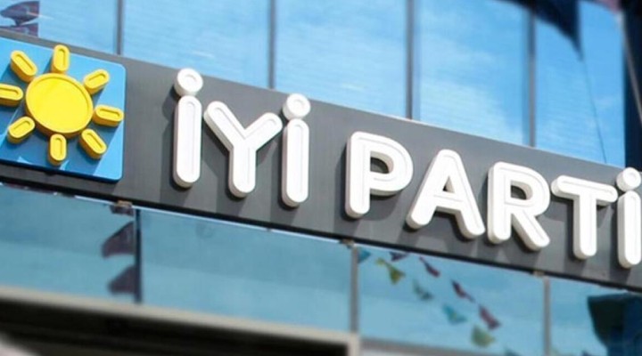 İYİ Parti İzmir de istifa