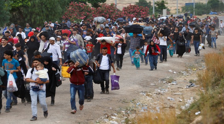 İzmir Barosu: Savaş devam ediyor, Suriyeliler gönderilemez!