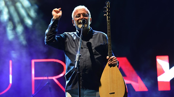 İzmir Fuarı nda Onur Akın konseri