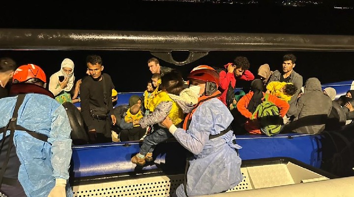 İzmir açıklarında 37 kaçak göçmen yakalandı!