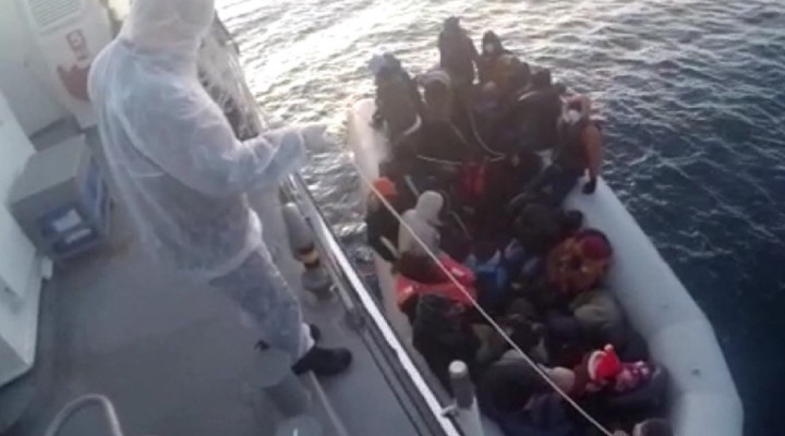 İzmir de 32 kaçak göçmen kurtarıldı