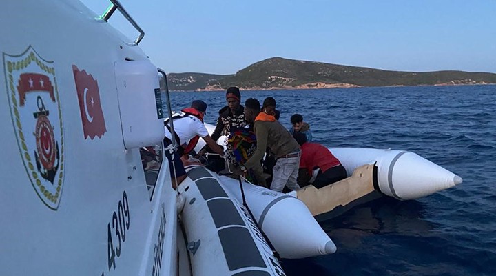 İzmir de 81 kaçak göçmen kurtarıldı