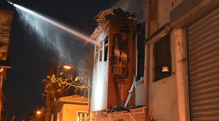 İzmir de ev yangını
