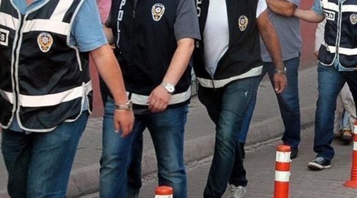 İzmir de zehir tacirlerine operasyon