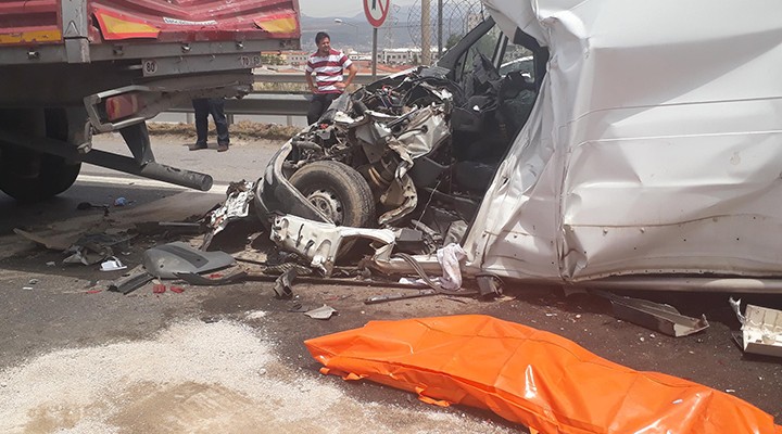 İzmir de zincirleme kaza: 1 ölü