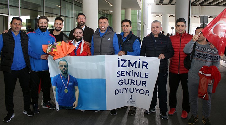 İzmir in güreşteki gururuna özel karşılama