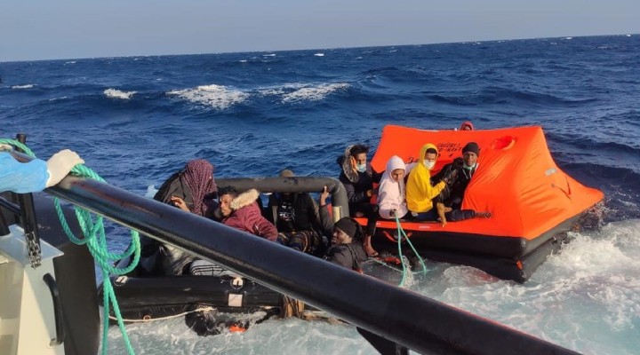 İzmir sularında can pazarı: 31 kaçak göçmen kurtarıldı