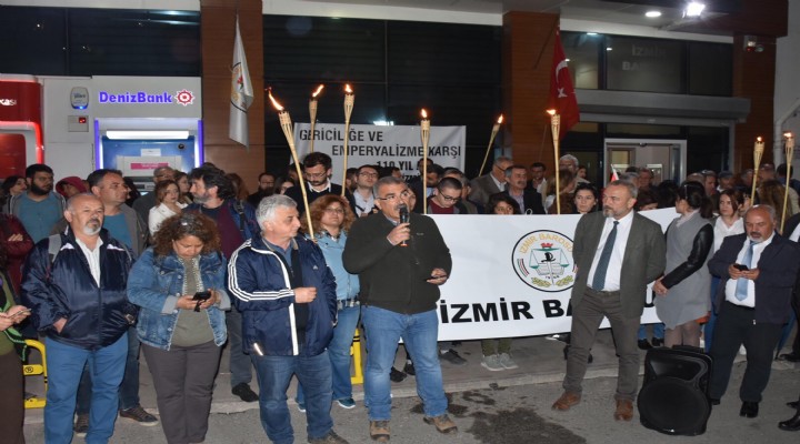 İzmirli avukatlardan demokrasi nöbetine devam