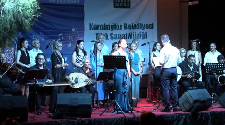 Karabağlar Belediyesi TSM Korosu ndan renkli konser
