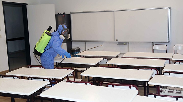 Karabağlar’da sınav merkezleri dezenfekte edildi