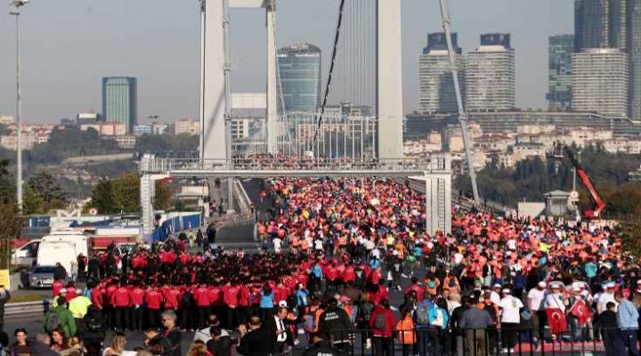 Kenyalı atlet İstanbul Maratonu nda rekor kırdı