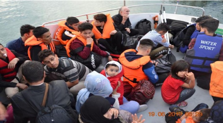 Menderes ve Dikili de 69 kaçak göçmen yakalandı