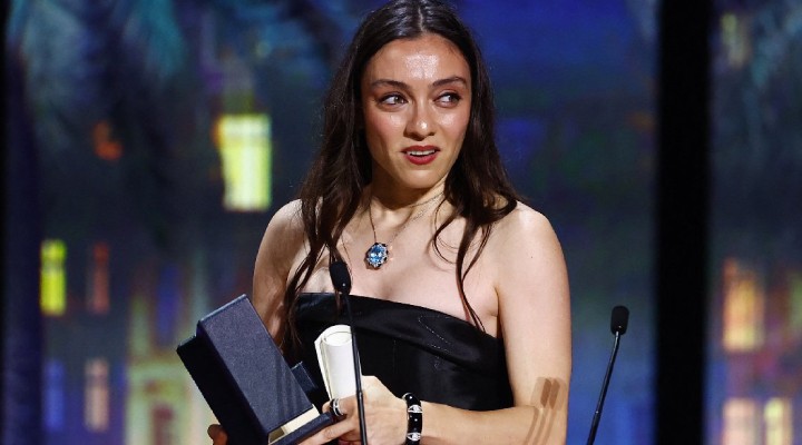 Merve Dizdar'a Cannes'da en iyi kadın oyuncu ödülü...