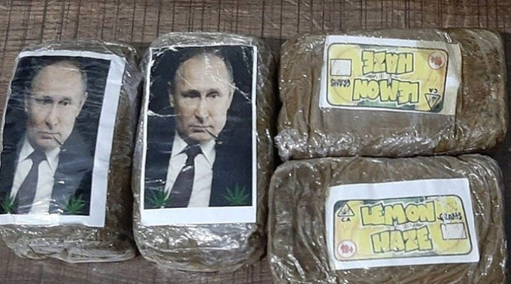 Putin fotoğraflı uyuşturucu paketleri!