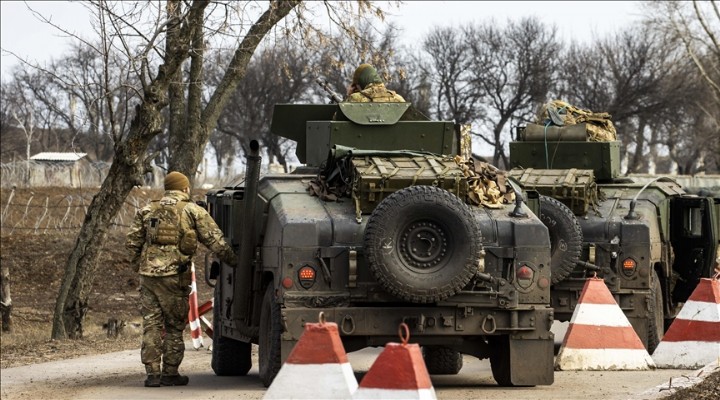 Rus askerleri Ukrayna üniformasıyla başkent Kiev e ilerliyor!