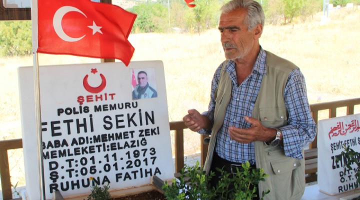 Şehit Fethi Sekin in kabrine bayram ziyareti