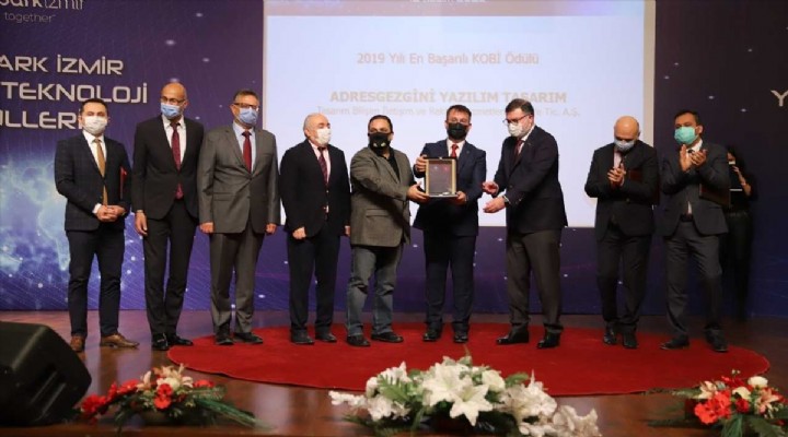 Teknopark İzmir de  Yüksek Teknoloji  ödülleri sahiplerini buldu