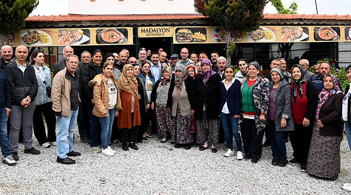 Yeniköy kadınlarından Başkan Günel e sevgi seli...