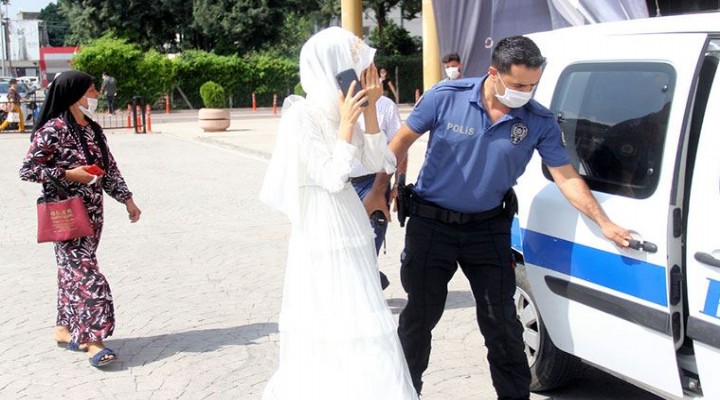 Zorla evlendirilmek istenen genç kadın nikah salonundan polis baskınıyla kurtarıldı