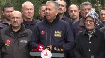 İçişleri Bakanı Ali Yerlikaya, Sındırgı depremindeki son durumu açıkladı