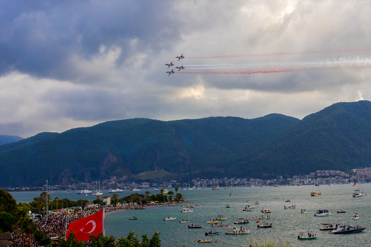 Türk Yıldızları'ndan muhteşem şov
