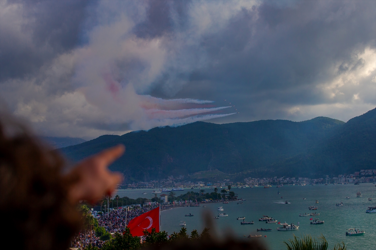 Türk Yıldızları'ndan muhteşem şov