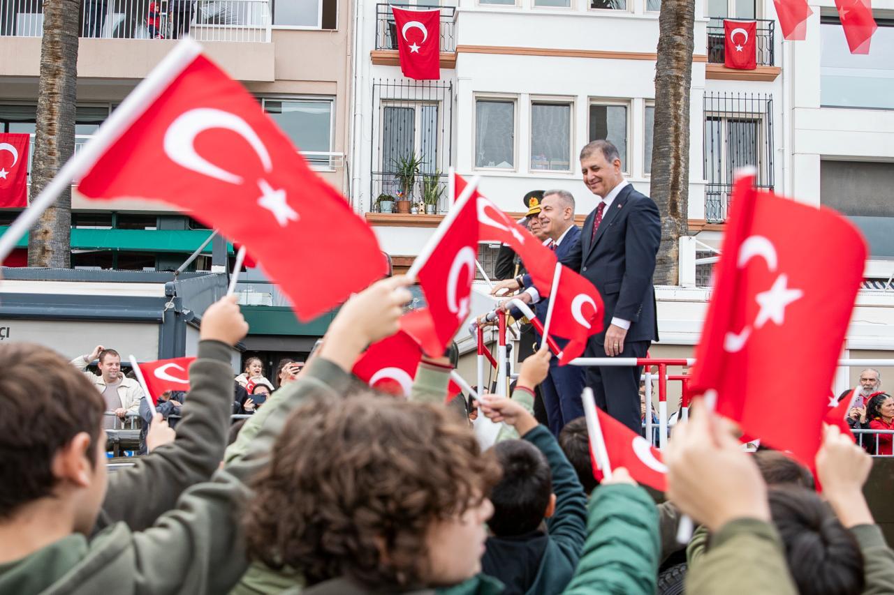 İzmir'de Cumhuriyet coşkusu