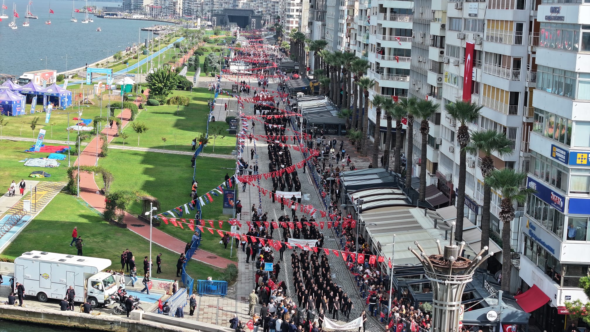 İzmir'de Cumhuriyet coşkusu